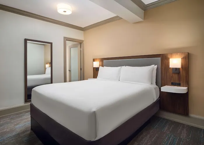 Hampton Inn & Suites New Orleans Canal St. French Quarter