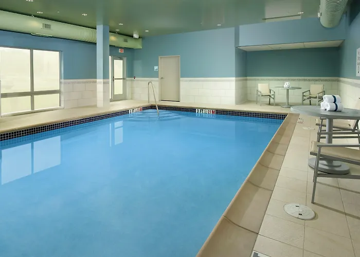 Holiday Inn Express & Suites By Ihg Altoona By Ihg