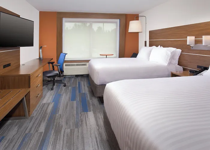 Holiday Inn Express & Suites By Ihg Altoona By Ihg
