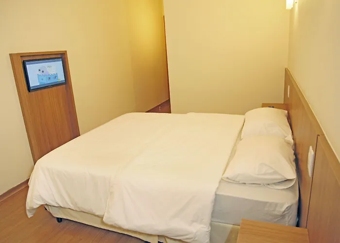 Bernal Hotel Econômico