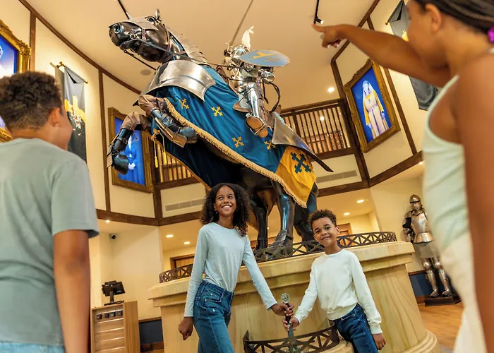 Warwick Castle Hotel & Knight'S Village