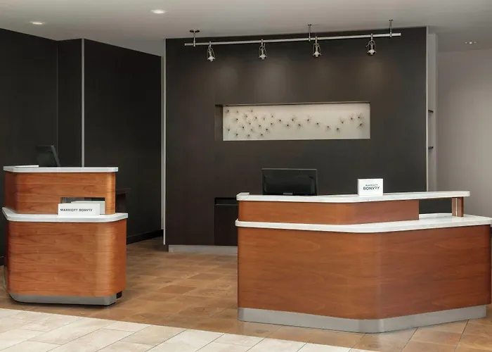 Courtyard By Marriott Muncie At Horizon Convention Center