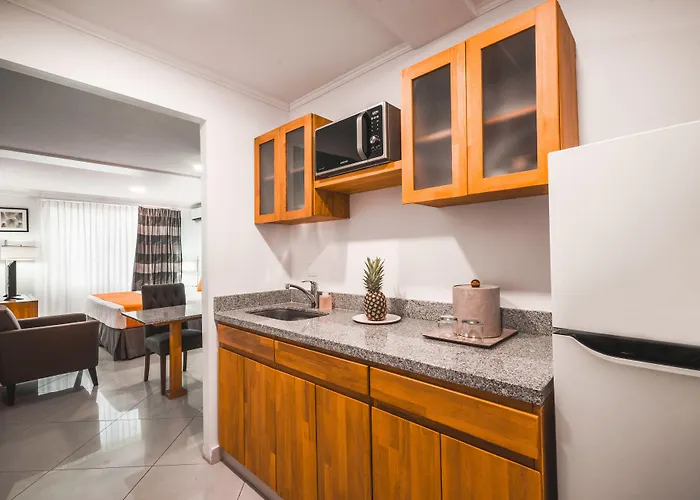 Majestic City Suites & Beach Hotel
