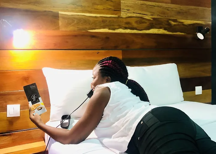 Detente Hotel