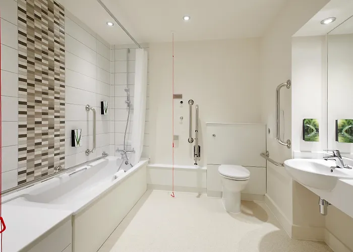 Premier Inn Manchester - Swinton