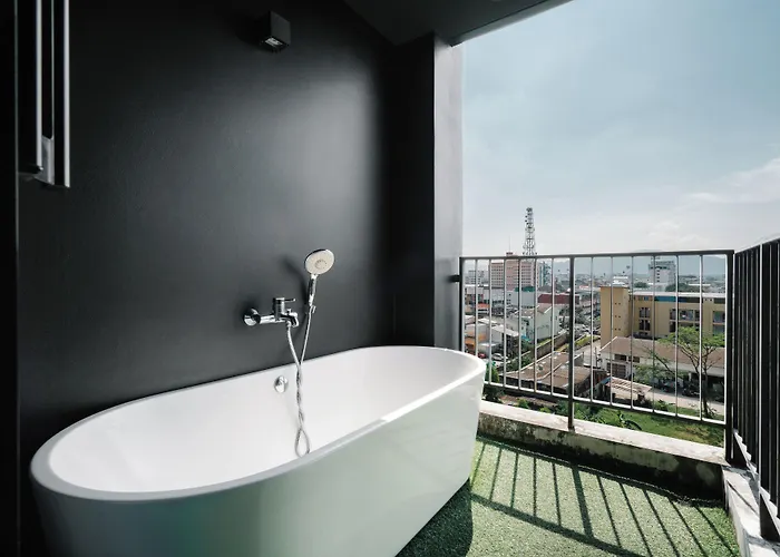 Blu Monkey Hub And Hotel Phuket Town