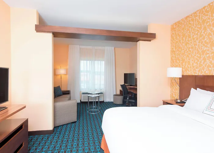 Fairfield Inn & Suites By Marriott Jackson Clinton