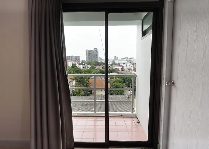 Regent Ngamwongwan Hotel