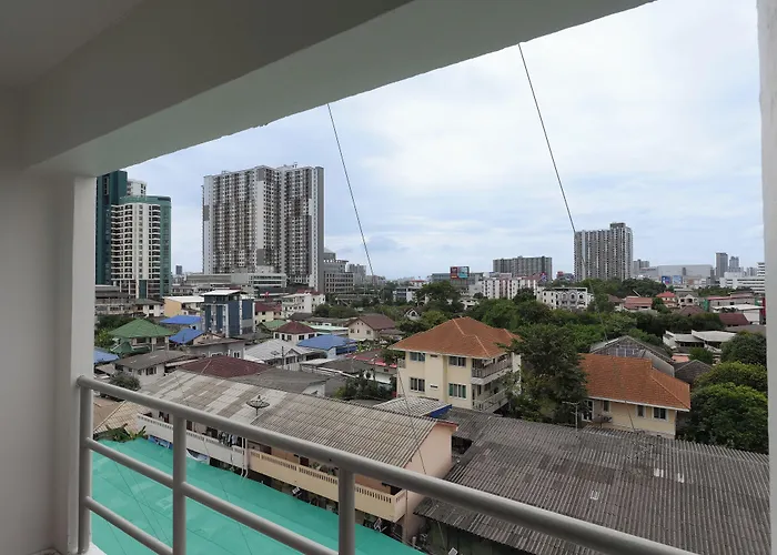 Regent Ngamwongwan Hotel