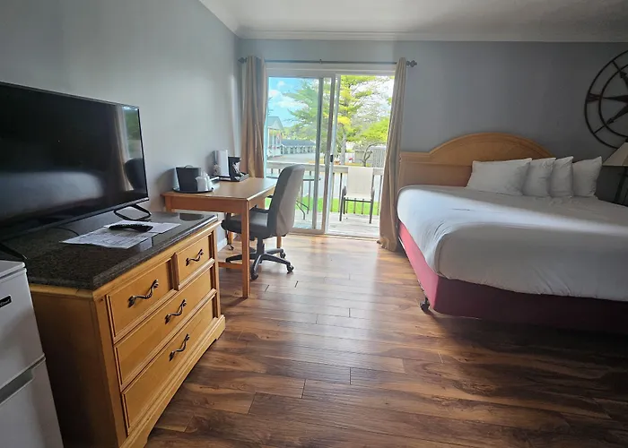 Captain'S Inn And Suites