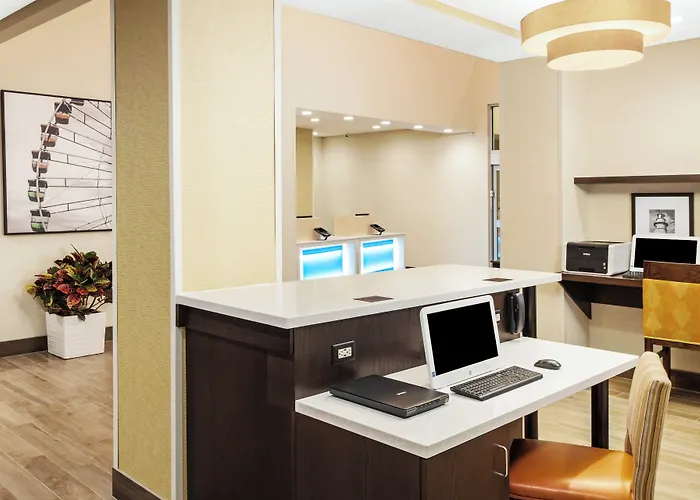 Holiday Inn Express & Suites Sandusky By Ihg