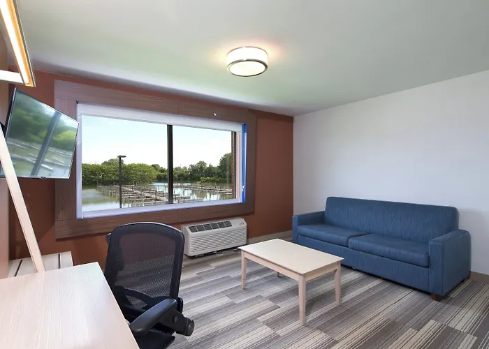 Holiday Inn Express & Suites Port Huron By Ihg
