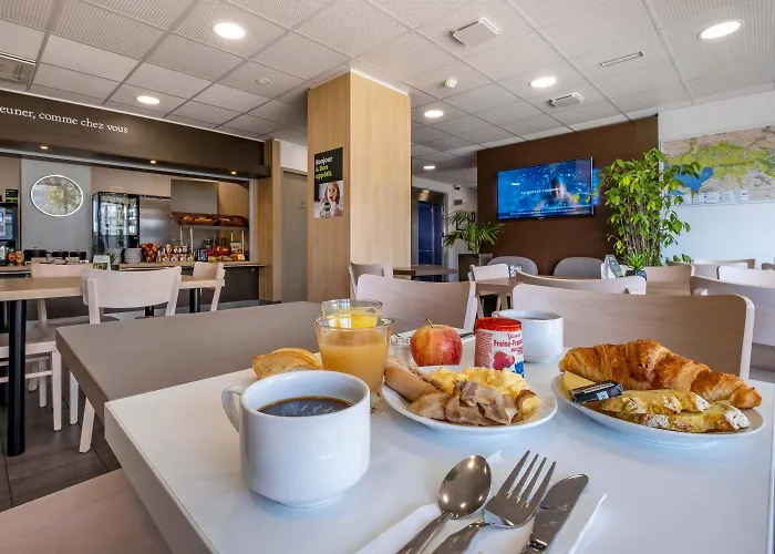 B&B Hotel Niort Marais Poitevin Est