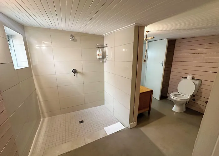 The Big - Luxury Backpackers