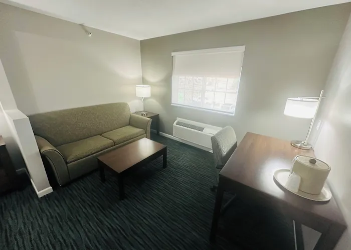 Bridgepointe Inn & Suites By Bphotels, Lincoln I-80 & 27Th St