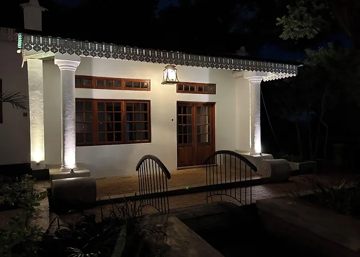 Serendib Suites And Conference Center