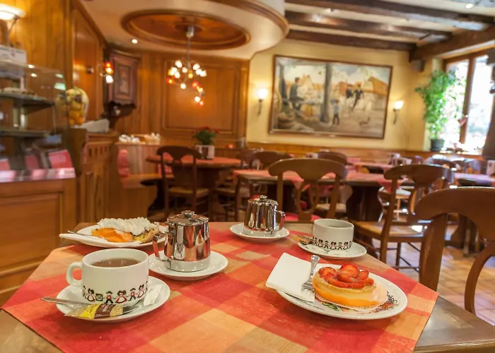 Logis Hotel De La Cloche
