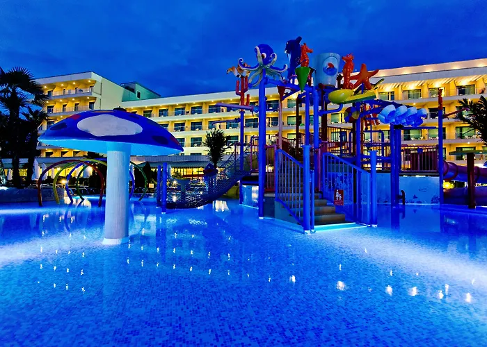 Dit Evrika Beach Club Hotel