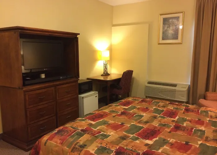 Country Regency Inn & Suites
