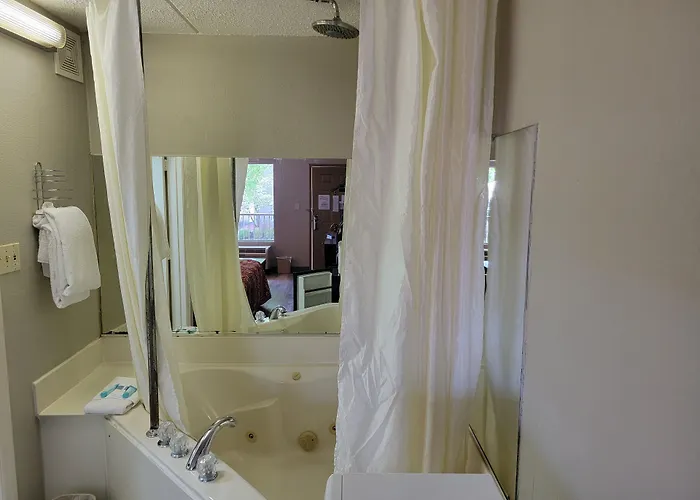 Studio 9 Inn & Suites Decatur
