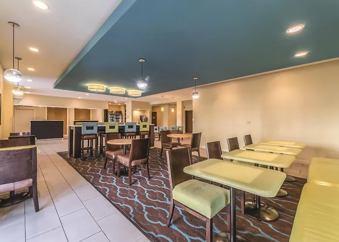 La Quinta By Wyndham Collinsville - St. Louis