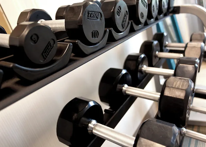 Holiday Inn Express & Suites Manhattan By Ihg