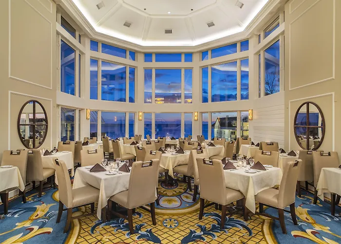 Water'S Edge Resort & Spa