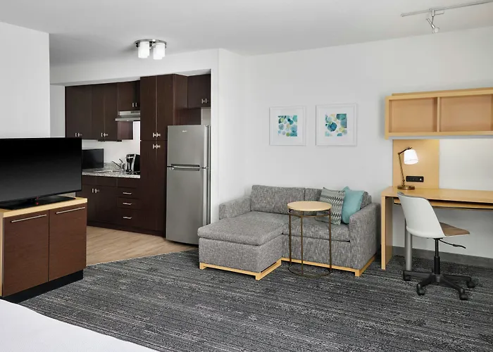 Towneplace Suites By Marriott Lawrence Downtown