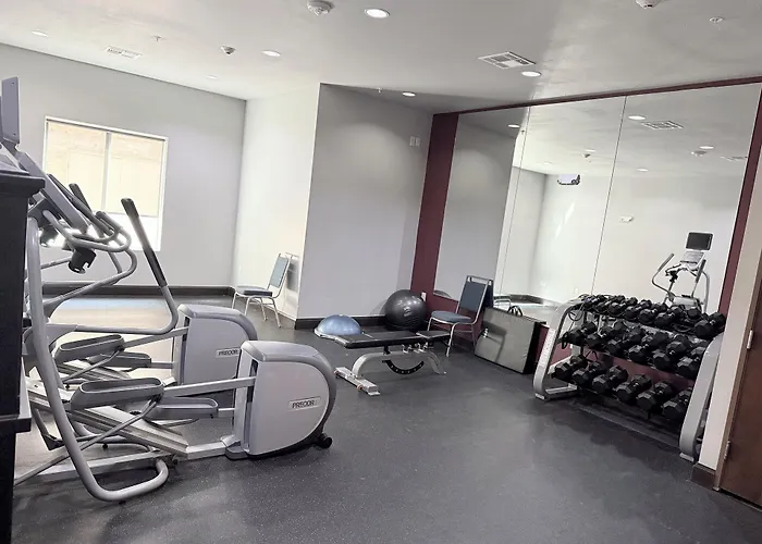 Holiday Inn Express & Suites Bonham By Ihg