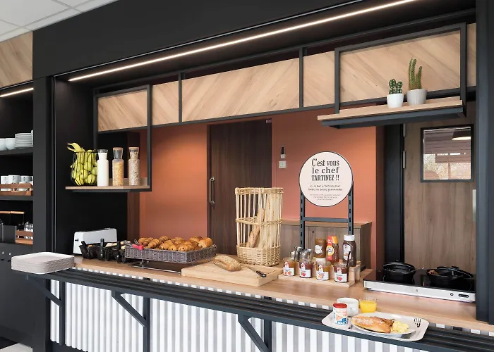 B&B Hotel Laval Ouest