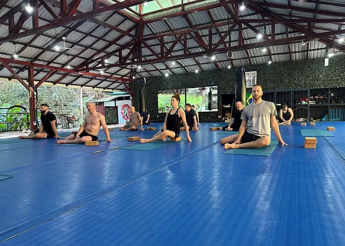 Jungles Edge Hotel, Jiu Jitsu, Muay Thai Retreat Center