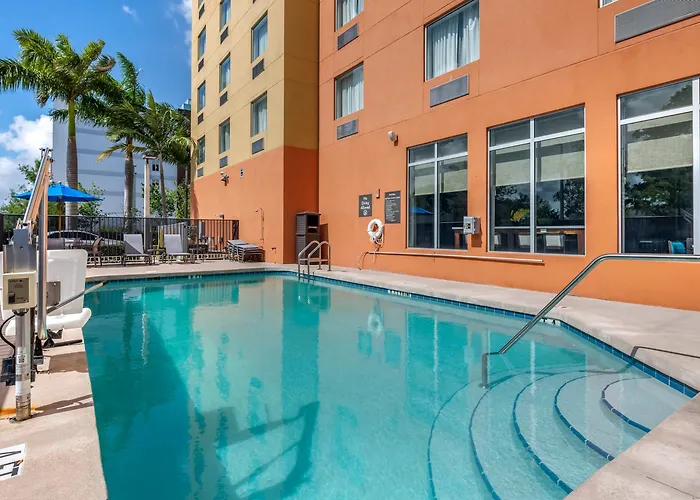 Comfort Suites Fort Lauderdale Airport South & Cruise Port