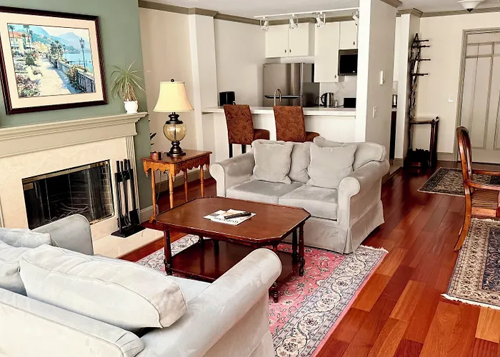 Cow Hollow Inn And Suites