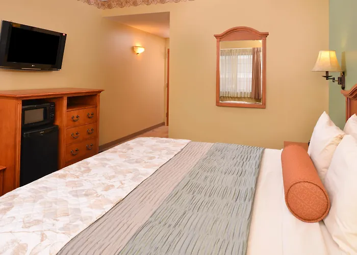 Country Hearth Inn & Suites Edwardsville