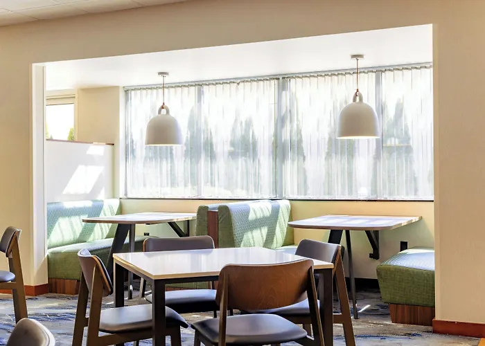 Fairfield Inn & Suites By Marriott Springfield Northampton/Amherst
