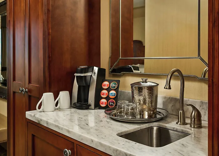 Woolley'S Classic Suites
