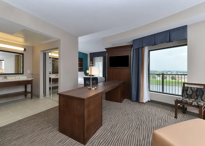 Hampton Inn & Suites Des Moines Downtown