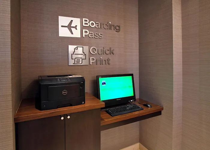 Courtyard By Marriott Victoria
