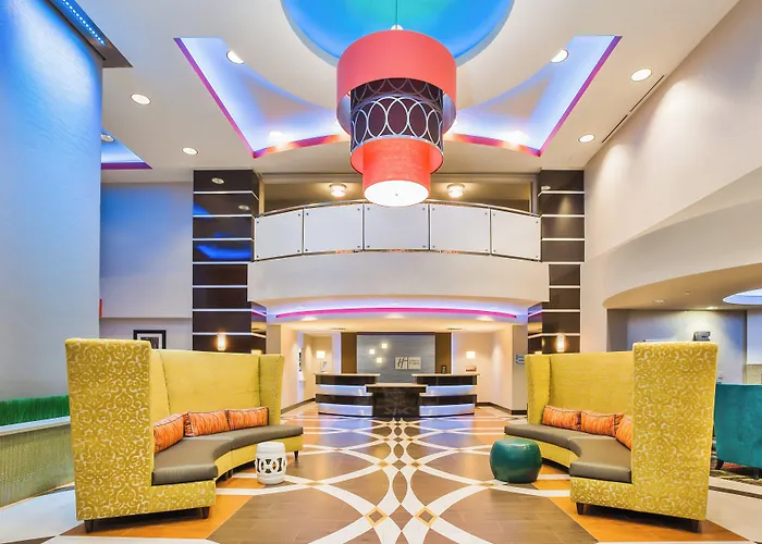 Holiday Inn Express & Suites Eureka By Ihg
