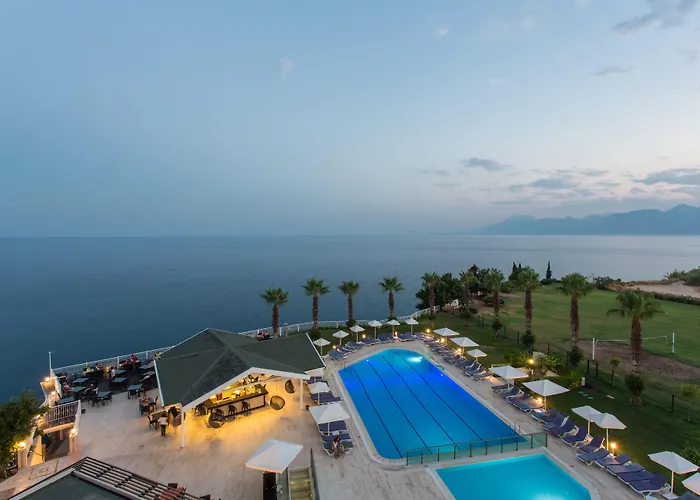 Falcon Hotel