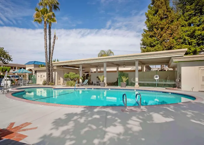 Best Western Plus Black Oak