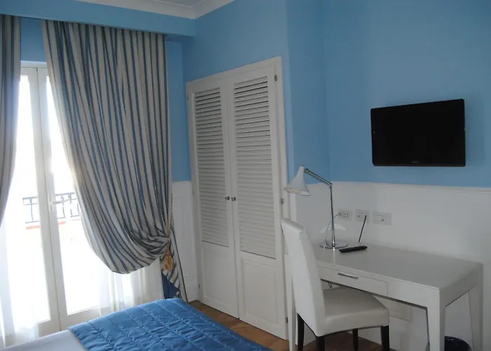 Helios Hotel