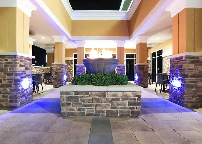 Holiday Inn And Suites East Peoria By Ihg