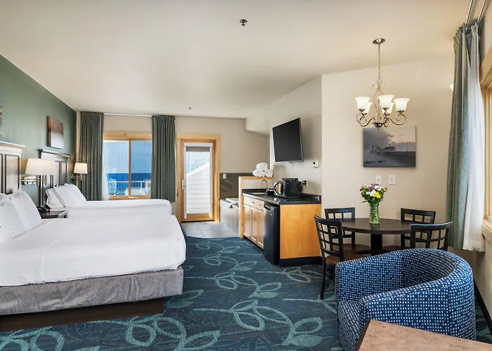Park Point Marina Inn