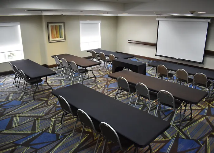 Holiday Inn Express & Suites Caryville By Ihg