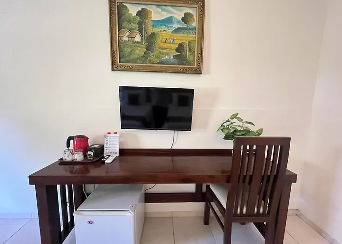 Lovina Beach Hotel