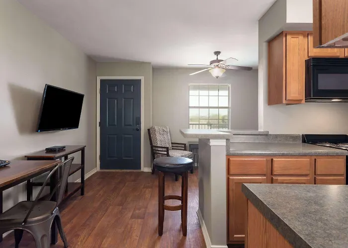 Eagle'S Den Three Rivers Texas A Travelodge By Wyndham