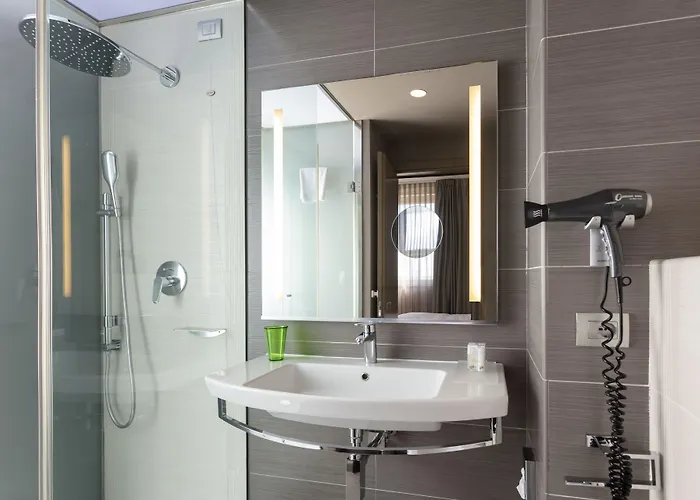 8Piuhotel