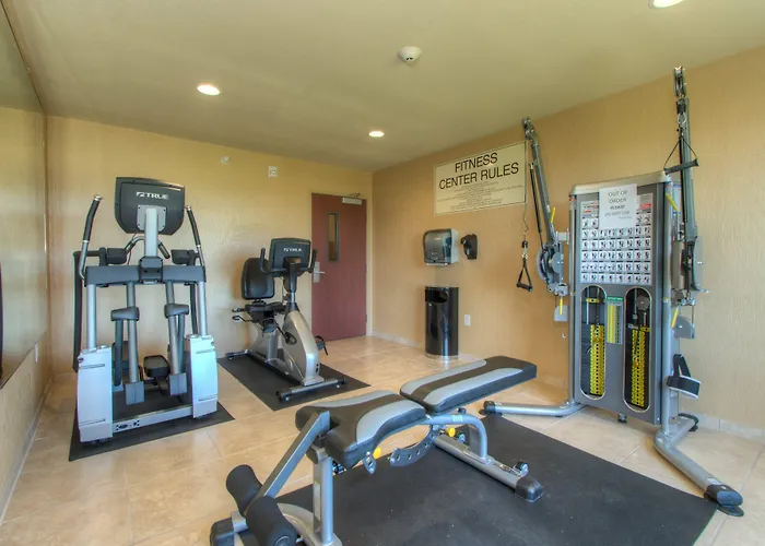 Cobblestone Inn & Suites - Holyoke