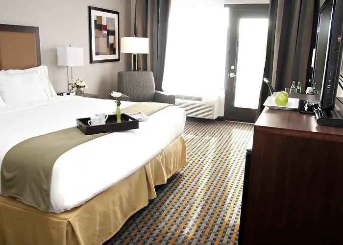 Holiday Inn Express Pembroke By Ihg